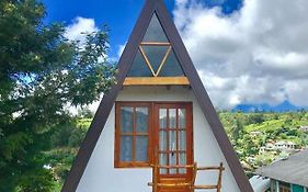 La Luna Cabins